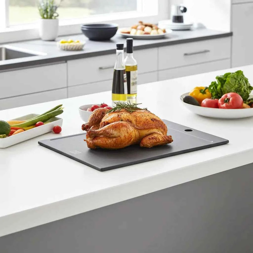 NXT Board Cutting Board black with juice groove – Side view